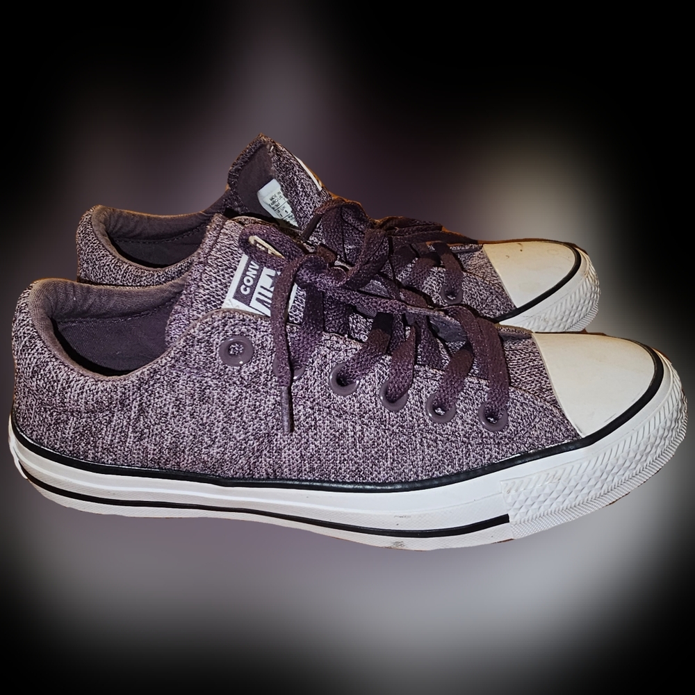 Converse shoes womens size 8